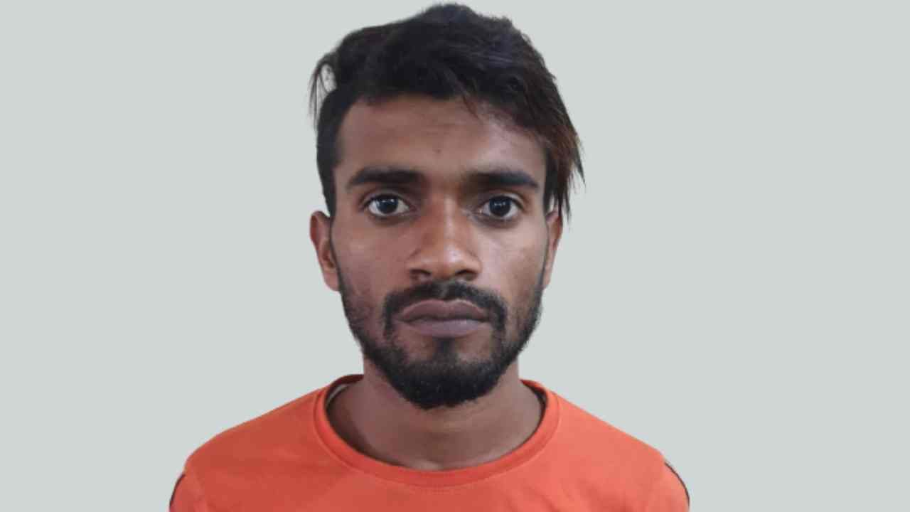 ಬಂಧಿಸಲು ತೆರಳಿದ್ದಾಗ ಕಾನ್ಸ್ಟೇಬಲ್ ಮೇಲೆ ಹಲ್ಲೆ: ಆತ್ಮರಕ್ಷಣೆಗಾಗಿ ರೌಡಿಶೀಟರ್ ಕಾಲಿಗೆ ಫೈರಿಂಗ್ ಮಾಡಿದ ಪೊಲೀಸ್ ಬಂಧಿಸಲು ತೆರಳಿದ್ದಾಗ ಕಾನ್ಸ್ಟೇಬಲ್ ಮೇಲೆ ಹಲ್ಲೆ: ಆತ್ಮರಕ್ಷಣೆಗಾಗಿ ರೌಡಿಶೀಟರ್ ಕಾಲಿಗೆ ಫೈರಿಂಗ್ ಮಾಡಿದ ಪೊಲೀಸ್