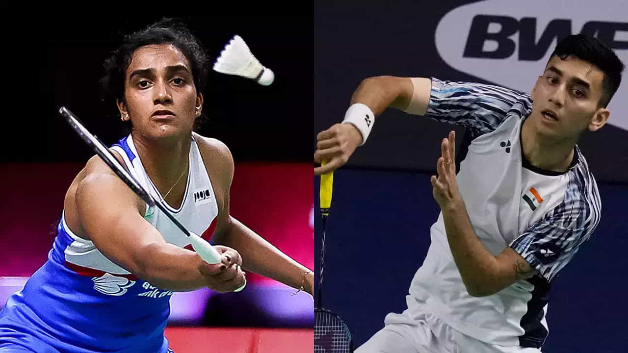 ಕೆನಡಾದಲ್ಲಿ ನಡೆಯುತ್ತಿರುವ BWF ವರ್ಲ್ಡ್ ಟೂರ್ ಸೂಪರ್ 500 ಈವೆಂಟ್ನಲ್ಲಿ ಭಾರತದ ಸ್ಟಾರ್ ಷಟ್ಲರ್ಗಳಾದ ಪಿವಿ ಸಿಂಧು ಮತ್ತು ಲಕ್ಷ್ಯ ಸೇನ್ ಅವರು ತಮ್ಮ ಪ್ರತಿಸ್ಪರ್ಧಿಗಳ ವಿರುದ್ಧ ನೇರ ಗೇಮ್ಗಳ ಗೆಲುವು ದಾಖಲಿಸುವ ಮೂಲಕ ಕೆನಡಾ ಓಪನ್ನ ಪ್ರಿ-ಕ್ವಾರ್ಟರ್ಫೈನಲ್ಗೆ ಲಗ್ಗೆ ಇಟ್ಟಿದ್ದಾರೆ.