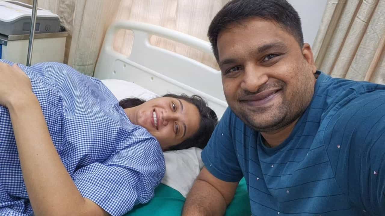 Apeksha Purohit: ಎರಡನೇ ಬಾರಿಗೆ ತಂದೆ ಆದ ಪವನ್ ಒಡೆಯರ್; ಹೆಣ್ಣು ಮಗುವಿಗೆ ಜನ್ಮನೀಡಿದ ಅಪೇಕ್ಷಾ ಪುರೋಹಿತ್ Apeksha Purohit: ಎರಡನೇ ಬಾರಿಗೆ ತಂದೆ ಆದ ಪವನ್ ಒಡೆಯರ್; ಹೆಣ್ಣು ಮಗುವಿಗೆ ಜನ್ಮನೀಡಿದ ಅಪೇಕ್ಷಾ ಪುರೋಹಿತ್