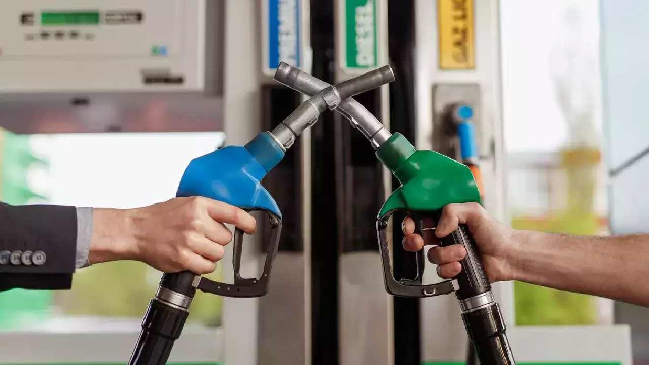 Petrol Price on July 28: ಬೆಂಗಳೂರು ಸೇರಿ ದೇಶದ ಪ್ರಮುಖ ನಗರಗಳಲ್ಲಿ ಜುಲೈ 28ರಂದು ಪೆಟ್ರೋಲ್, ಡೀಸೆಲ್ ದರ ಎಷ್ಟಿದೆ, ವಿವರ ಇಲ್ಲಿದೆ