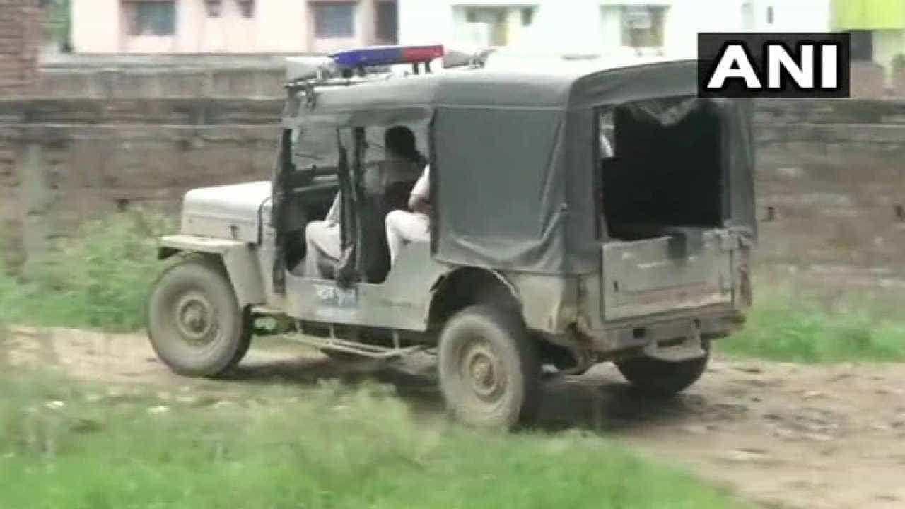 Bihar Crime: ಮಹಿಳೆಯನ್ನು ಹೊಡೆದು ಕೊಂದು, ಕಣ್ಣುಗಳನ್ನು ಕಿತ್ತು ವಿರೂಪಗೊಳಿಸಿದ ಕ್ರೂರಿಗಳು Bihar Crime: ಮಹಿಳೆಯನ್ನು ಹೊಡೆದು ಕೊಂದು, ಕಣ್ಣುಗಳನ್ನು ಕಿತ್ತು ವಿರೂಪಗೊಳಿಸಿದ ಕ್ರೂರಿಗಳು