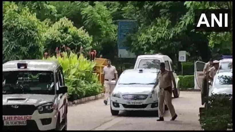 Delhi Crime: ಮದುವೆಯಾಗಲು ಒಲ್ಲೆ ಎಂದಿದ್ದಕ್ಕೆ ಸ್ನೇಹಿತನಿಂದ ವಿದ್ಯಾರ್ಥಿನಿ ಮೇಲೆ ಕಬ್ಬಿಣದ ರಾಡ್ನಿಂದ ಹಲ್ಲೆ, ಸ್ಥಳದಲ್ಲೇ ಸಾವು