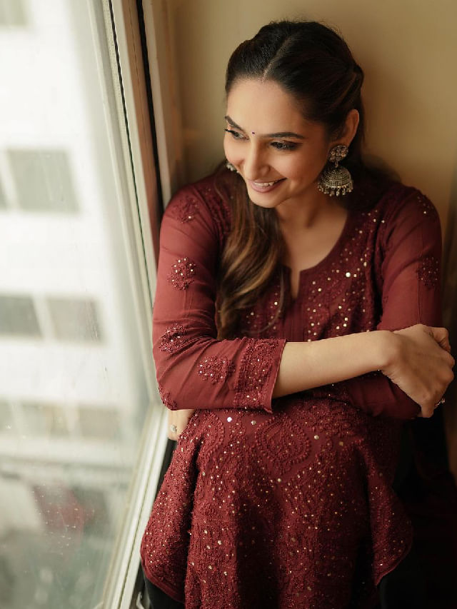 ಕ್ಯೂಟ್ ಲುಕ್ ನಲ್ಲಿ ಕಾಣಿಸಿಕೊಂಡ ತುಪ್ಪದ ಬೆಡಗಿ TV9 Kannada Popular