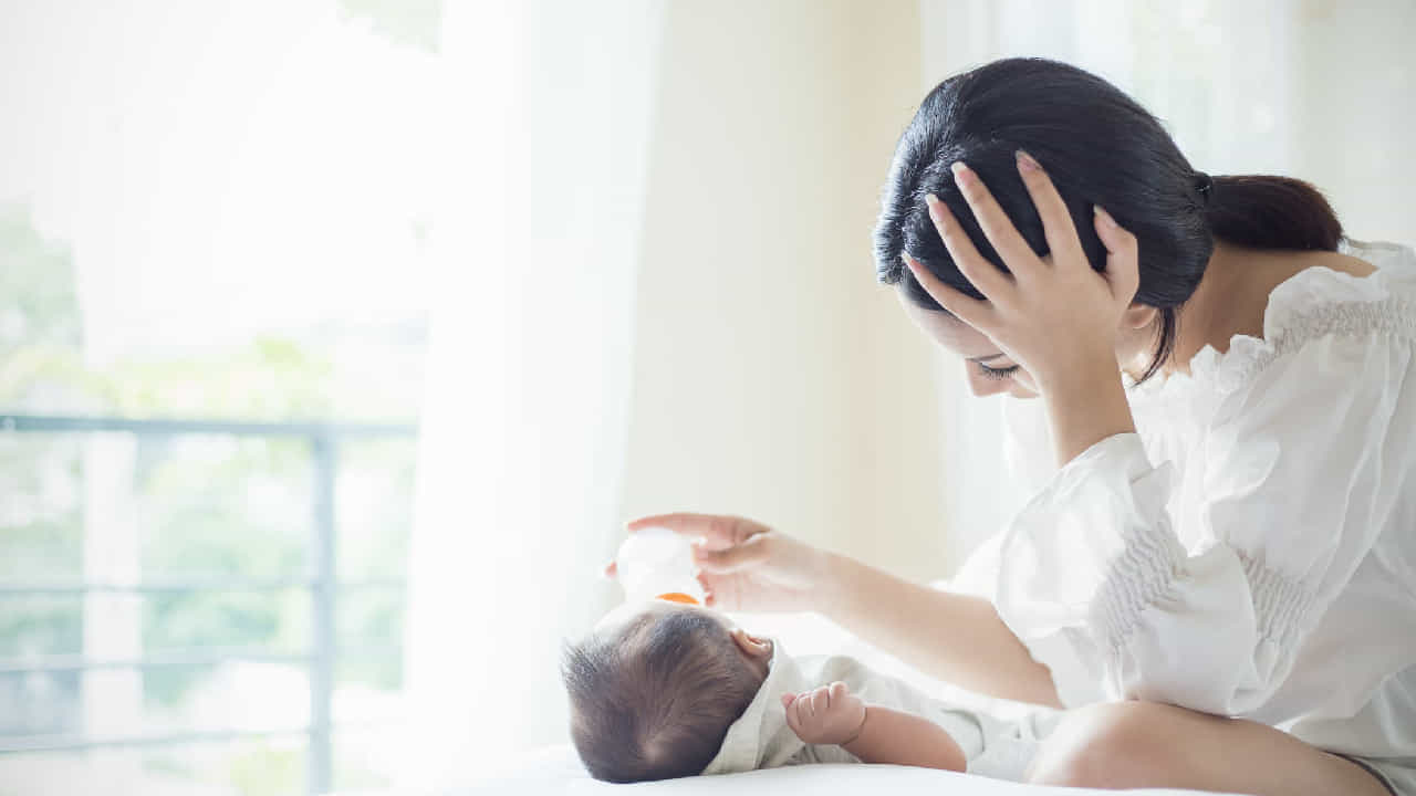 Postpartum Depression: ಪ್ರಸವ ನಂತರದ ಖಿನ್ನತೆಗಳು ಮತ್ತು ಅದರಿಂದ ಹೊರಬರುವ ಮಾರ್ಗಗಳು Postpartum Depression: ಪ್ರಸವ ನಂತರದ ಖಿನ್ನತೆಗಳು ಮತ್ತು ಅದರಿಂದ ಹೊರಬರುವ ಮಾರ್ಗಗಳು