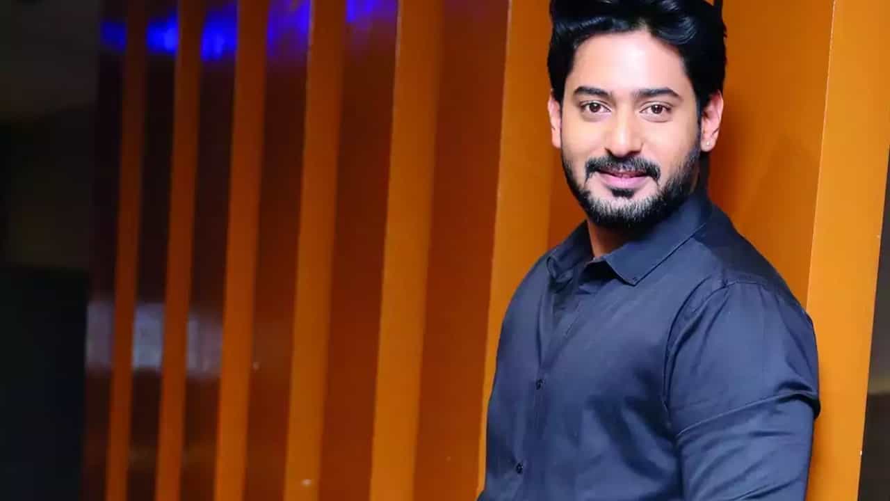 ನೃತ್ಯ ನಿರ್ದೇಶನದಿಂದ ನಿರ್ದೇಶನದತ್ತ ಹೊರಳಿದ ಕಲೈಗೆ ಪ್ರಜ್ವಲ್ ದೇವರಾಜ್ ಸಾಥ್ ನೃತ್ಯ ನಿರ್ದೇಶನದಿಂದ ನಿರ್ದೇಶನದತ್ತ ಹೊರಳಿದ ಕಲೈಗೆ ಪ್ರಜ್ವಲ್ ದೇವರಾಜ್ ಸಾಥ್
