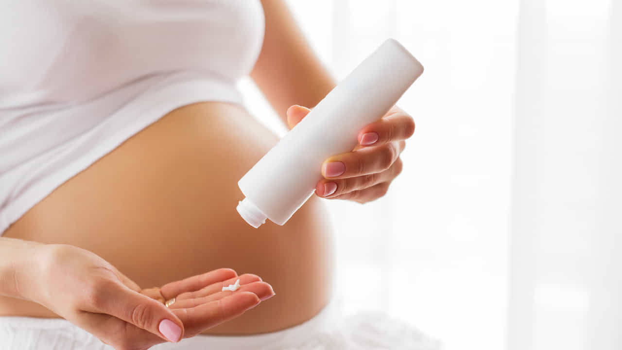 Pregnancy Skin Care: ಚರ್ಮದ ಆರೈಕೆಯಲ್ಲಿ ಗರ್ಭಿಣಿಯರು ತಿಳಿದುಕೊಳ್ಳಬೇಕಾದ ಅಂಶಗಳು Pregnancy Skin Care: ಚರ್ಮದ ಆರೈಕೆಯಲ್ಲಿ ಗರ್ಭಿಣಿಯರು ತಿಳಿದುಕೊಳ್ಳಬೇಕಾದ ಅಂಶಗಳು