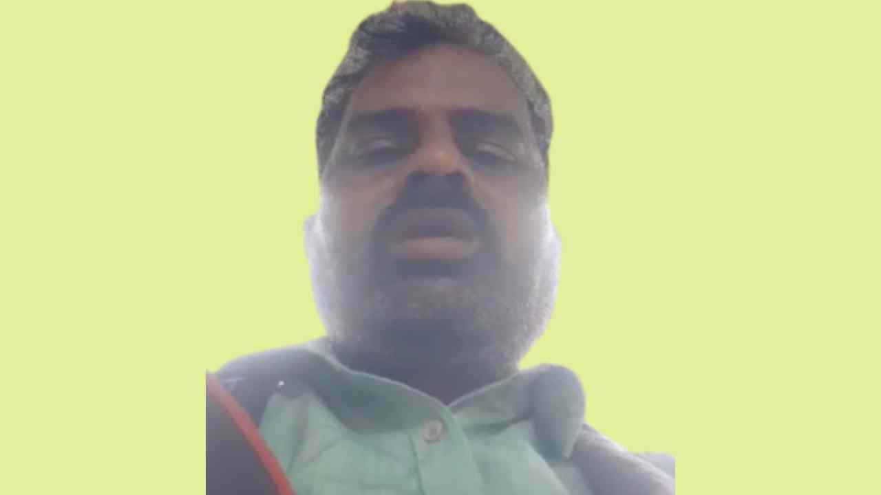 Dharwad News: ಸಾಲಗಾರನ ಕಿರುಕುಳ: ವಿಡಿಯೋ ಮಾಡಿಟ್ಟು ವ್ಯಕ್ತಿ ಆತ್ಮಹತ್ಯೆಗೆ ಶರಣು Dharwad News: ಸಾಲಗಾರನ ಕಿರುಕುಳ: ವಿಡಿಯೋ ಮಾಡಿಟ್ಟು ವ್ಯಕ್ತಿ ಆತ್ಮಹತ್ಯೆಗೆ ಶರಣು