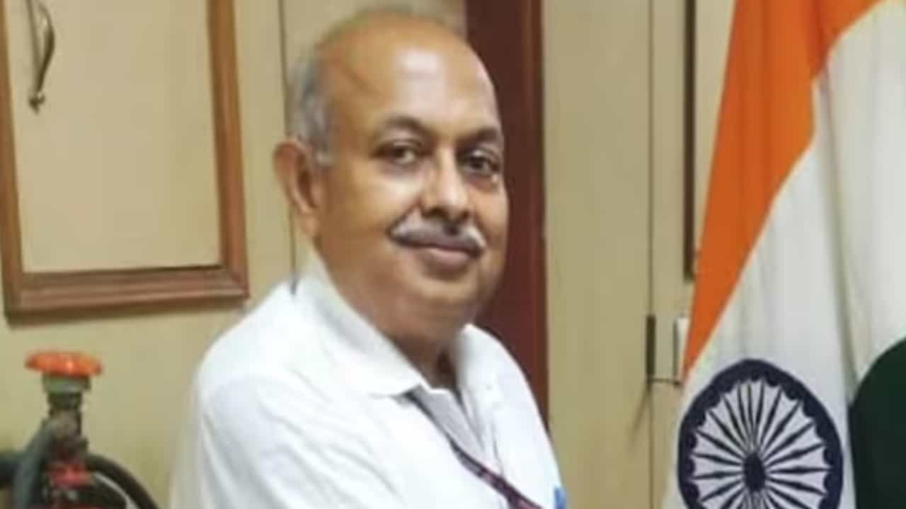 ಇಡಿ ನಿರ್ದೇಶಕ ಸಂಜಯ್ ಮಿಶ್ರಾ ಅಧಿಕಾರಾವಧಿ ಸೆಪ್ಟೆಂಬರ್ 15ರ ವರೆಗೆ ವಿಸ್ತರಿಸಿದ ಸುಪ್ರೀಂಕೋರ್ಟ್ ಇಡಿ ನಿರ್ದೇಶಕ ಸಂಜಯ್ ಮಿಶ್ರಾ ಅಧಿಕಾರಾವಧಿ ಸೆಪ್ಟೆಂಬರ್ 15ರ ವರೆಗೆ ವಿಸ್ತರಿಸಿದ ಸುಪ್ರೀಂಕೋರ್ಟ್