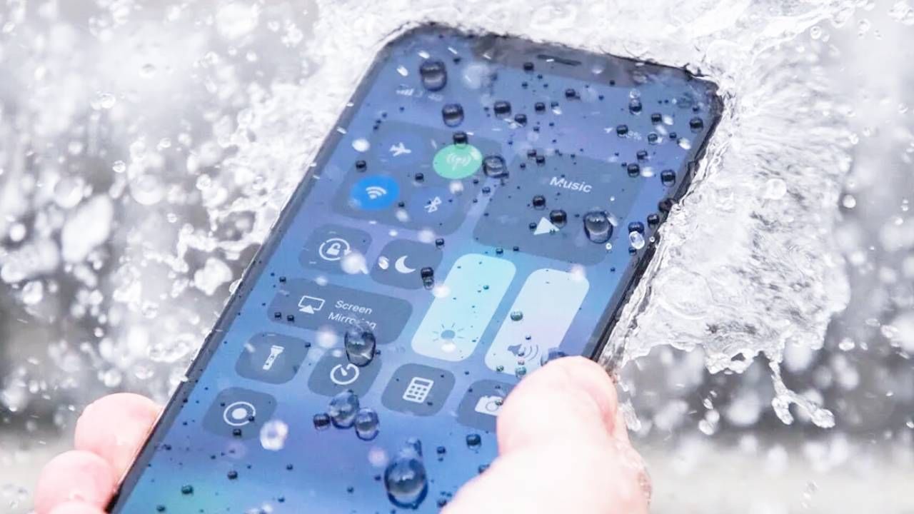 Tech Tips: ಶುರುವಾಗಿದೆ ಮಳೆಗಾಲ: 100 ರೂ. ಗಿಂತ ಕಡಿಮೆ ಬೆಲೆಗೆ ಸ್ಮಾರ್ಟ್ಫೋನನ್ನು ವಾಟರ್ಪ್ರೂಫ್ ಮಾಡುವುದು ಹೇಗೆ? Tech Tips: ಶುರುವಾಗಿದೆ ಮಳೆಗಾಲ: 100 ರೂ. ಗಿಂತ ಕಡಿಮೆ ಬೆಲೆಗೆ ಸ್ಮಾರ್ಟ್ಫೋನನ್ನು ವಾಟರ್ಪ್ರೂಫ್ ಮಾಡುವುದು ಹೇಗೆ?