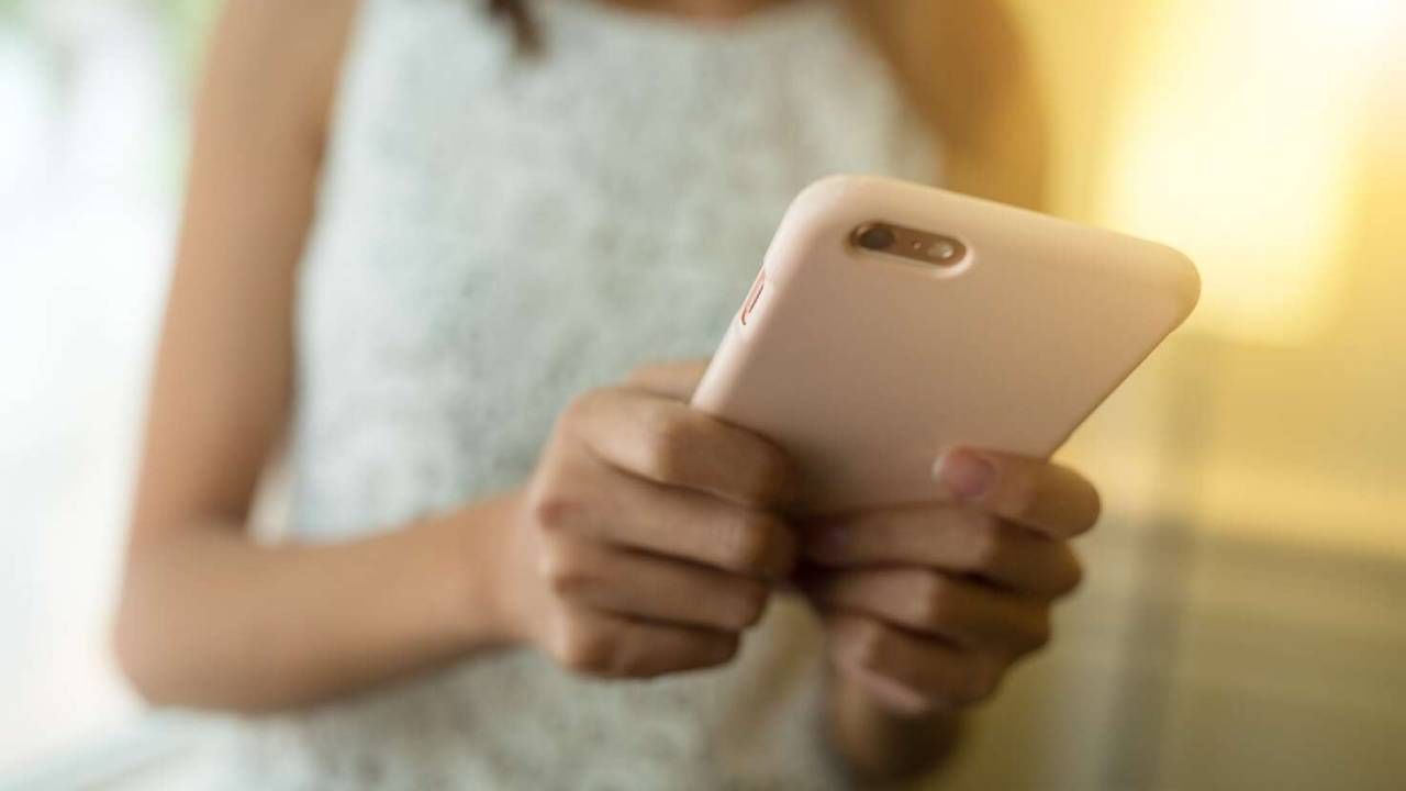 Smartphone Tips: ನಿಮ್ಮ ಸ್ಮಾರ್ಟ್ಫೋನನ್ನು ಕನಿಷ್ಠ ತಿಂಗಳಿಗೆ ಒಮ್ಮೆಯಾದ್ರೂ ಹೀಗೆ ಮಾಡದಿದ್ದಲ್ಲಿ ಹಾಳಾಗುವುದು ಖಚಿತ Smartphone Tips: ನಿಮ್ಮ ಸ್ಮಾರ್ಟ್ಫೋನನ್ನು ಕನಿಷ್ಠ ತಿಂಗಳಿಗೆ ಒಮ್ಮೆಯಾದ್ರೂ ಹೀಗೆ ಮಾಡದಿದ್ದಲ್ಲಿ ಹಾಳಾಗುವುದು ಖಚಿತ