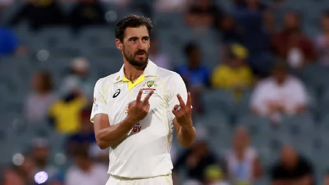 Ashes 2023: ಲಾರ್ಡ್ಸ್ ಮೈದಾನದಲ್ಲಿ ನಡೆಯುತ್ತಿರುವ ಇಂಗ್ಲೆಂಡ್ ವಿರುದ್ಧದ ಆ್ಯಶಸ್ ಸರಣಿಯ 2ನೇ ಟೆಸ್ಟ್ ಪಂದ್ಯದಲ್ಲಿ ಒಟ್ಟು 5 ವಿಕೆಟ್ ಪಡೆಯುವ ಮೂಲಕ ಮಿಚೆಲ್ ಸ್ಟಾರ್ಕ್ (Mitchell Starc) ವಿಶೇಷ ಸಾಧಕರ ಪಟ್ಟಿಗೆ ಸೇರ್ಪಡೆಯಾಗಿದ್ದಾರೆ.