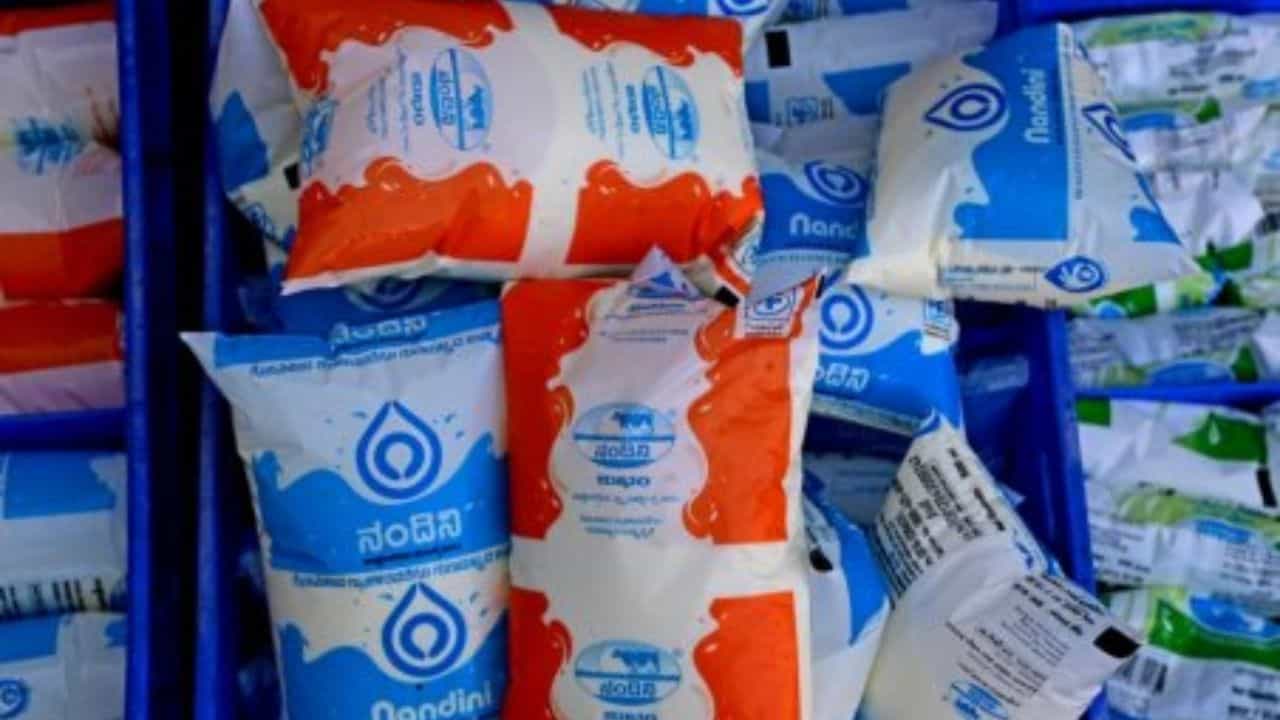 Milk Price Hike: ರೈತರ ರಕ್ಷಣೆಗಾಗಿ ಹಾಲಿನ ದರ ಏರಿಕೆಗೆ ಸರ್ಕಾರ ಬದ್ಧ: ಸಚಿವ ಕೆ ವೆಂಕಟೇಶ್ Milk Price Hike: ರೈತರ ರಕ್ಷಣೆಗಾಗಿ ಹಾಲಿನ ದರ ಏರಿಕೆಗೆ ಸರ್ಕಾರ ಬದ್ಧ: ಸಚಿವ ಕೆ ವೆಂಕಟೇಶ್