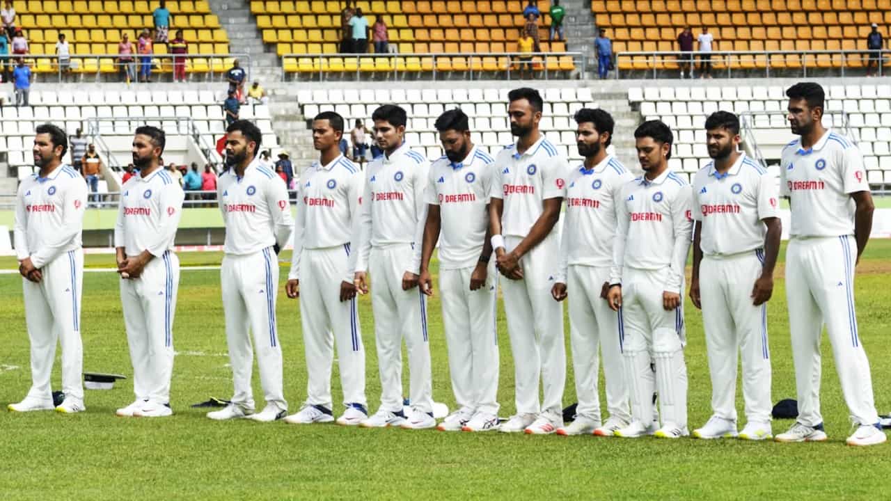 India vs West Indies 1st Test: ಡೊಮಿನಿಕಾದ ವಿಂಡ್ಸರ್ ಪಾರ್ಕ್ನಲ್ಲಿ ನಡೆದ ವೆಸ್ಟ್ ಇಂಡೀಸ್ ವಿರುದ್ಧದ ಮೊದಲ ಟೆಸ್ಟ್ ಪಂದ್ಯದಲ್ಲಿ ಟೀಮ್ ಇಂಡಿಯಾ ಅಮೋಘ ಗೆಲುವು ದಾಖಲಿಸಿದೆ.