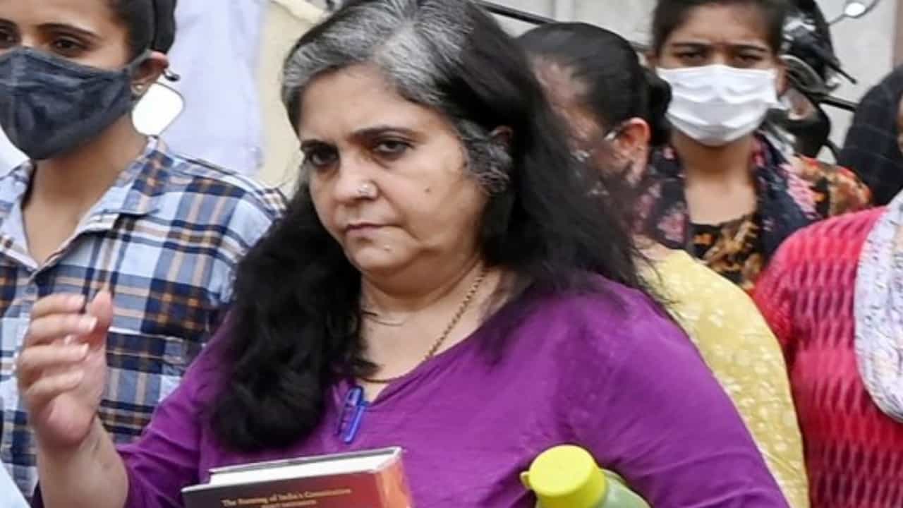 Teesta Setalvad: ಸಾಮಾಜಿಕ ಹೋರಾಟಗಾರ್ತಿ ತೀಸ್ತಾ ಸೆಟಲ್ವಾಡ್ಗೆ ಸುಪ್ರೀಂಕೋರ್ಟ್ ಜಾಮೀನು Teesta Setalvad: ಸಾಮಾಜಿಕ ಹೋರಾಟಗಾರ್ತಿ ತೀಸ್ತಾ ಸೆಟಲ್ವಾಡ್ಗೆ ಸುಪ್ರೀಂಕೋರ್ಟ್ ಜಾಮೀನು
