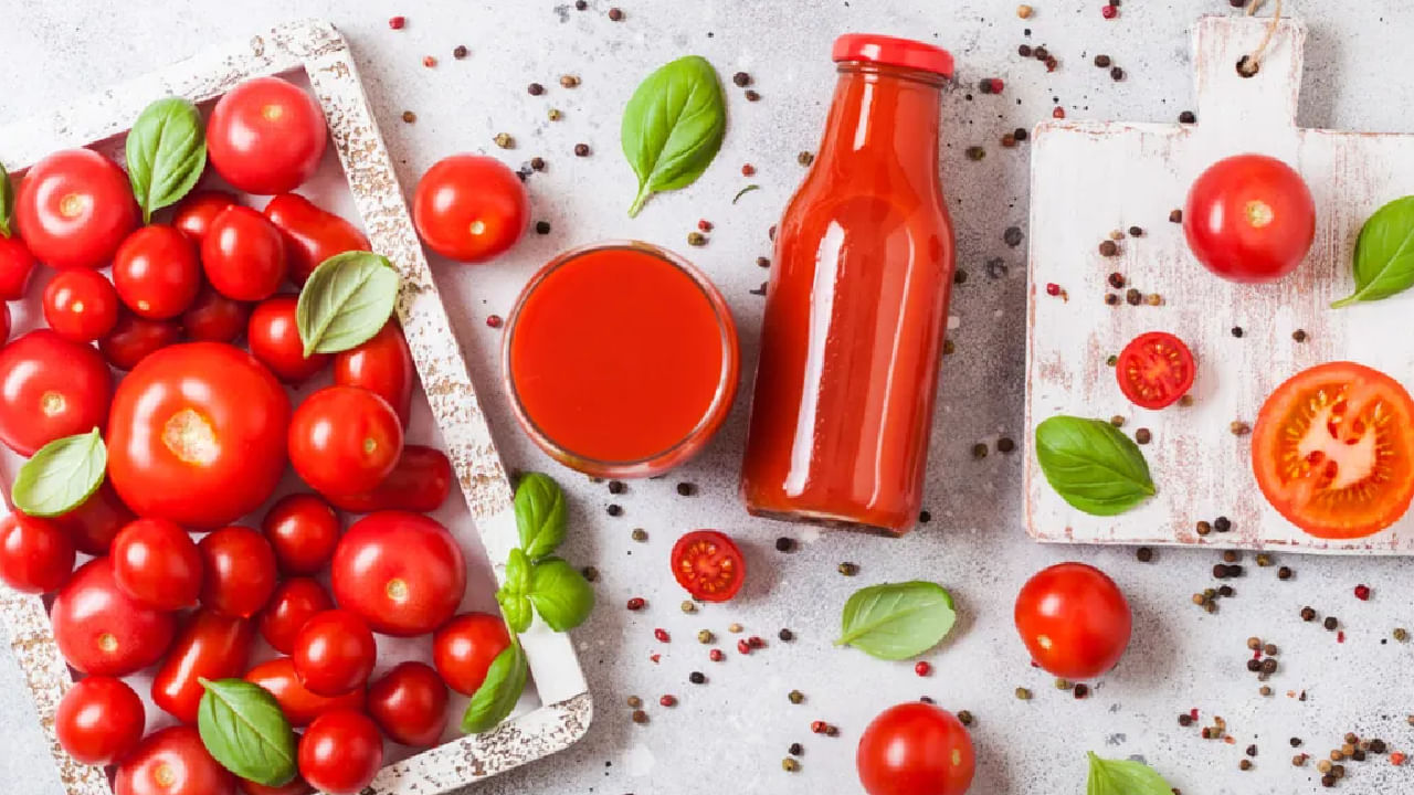ಟೊಮೆಟೋ ಕೆಚಪ್: ಇದು ಟೊಮೆಟೋ ರುಚಿಯನ್ನು ನೀಡುವುದರ ಜೊತೆಗೆ ಟೊಮೆಟೋ ಬೆಲೆಗೆ ಹೋಲಿಸಿದರೆ ಅಗ್ಗವಾಗಿರುತ್ತದೆ.