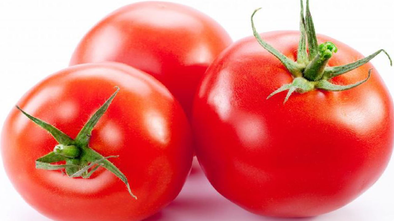 ಟೊಮೆಟೋ ಹಾಕದಿದ್ದರೆ ಅಡುಗೆಗೆ ರುಚಿಯೇ ಇರುವುದಿಲ್ಲ ಅನ್ನುವವರೇ ಹೆಚ್ಚು. ಆದ್ದರಿಂದ ಈ ಪರ್ಯಾಯ ಪದಾರ್ಥಗಳನ್ನು ಪಾಕ ವಿಧಾನದಲ್ಲಿ ಬಳಸಿ. ಟೊಮೆಟೋದಷ್ಟೇ ರುಚಿಯನ್ನು ಪಡೆಯಿರಿ.