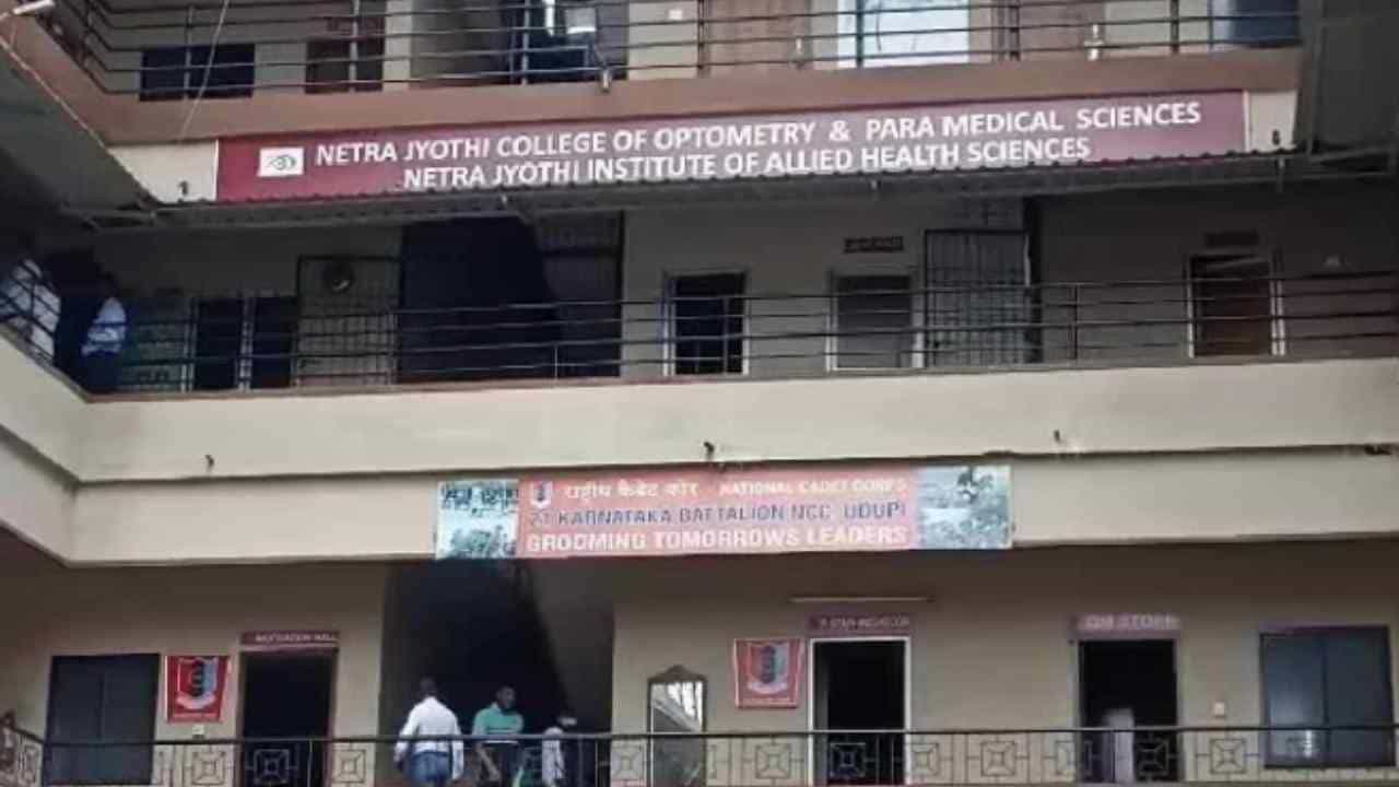 Udupi News: ಉಡುಪಿ ಚಿತ್ರೀಕರಣ ಕೇಸ್: ತನಿಖಾಧಿಕಾರಿ ಬದಲಾಯಿಸಿದ ಉಡುಪಿ ಎಸ್ಪಿ ಅಕ್ಷಯ್ Udupi News: ಉಡುಪಿ ಚಿತ್ರೀಕರಣ ಕೇಸ್: ತನಿಖಾಧಿಕಾರಿ ಬದಲಾಯಿಸಿದ ಉಡುಪಿ ಎಸ್ಪಿ ಅಕ್ಷಯ್