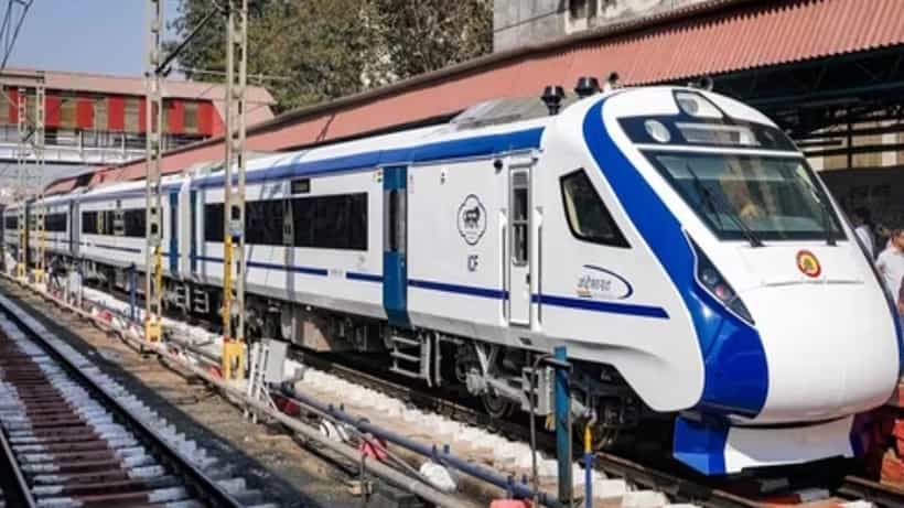 ವಂದೇ ಭಾರತ್ ರೈಲು ಸೇರಿದಂತೆ ಹಲವು ಎಸಿ ರೈಲುಗಳ ಟಿಕೆಟ್ ದರ ಇಳಿಕೆ