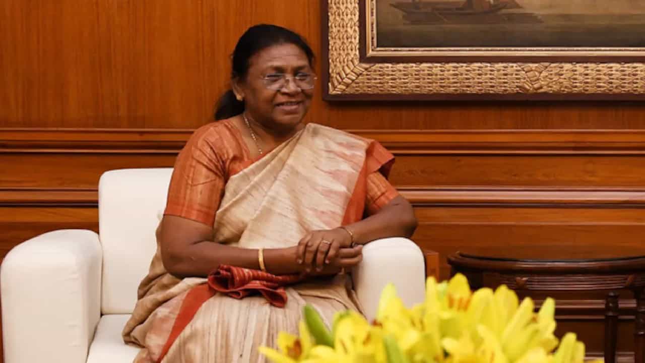 ಇಂದು ಚಿಕ್ಕಬ್ಬಳ್ಳಾಪುರಕ್ಕೆ ರಾಷ್ಟ್ರಪತಿ ದ್ರೌಪದಿ ಮುರ್ಮು ಭೇಟಿ; ನಂದಿಗಿರಿಧಾಮ, ಸ್ಕಂದಗಿರಿ ಬೆಟ್ಟಕ್ಕೆ ನಿರ್ಬಂಧ ಇಂದು ಚಿಕ್ಕಬ್ಬಳ್ಳಾಪುರಕ್ಕೆ ರಾಷ್ಟ್ರಪತಿ ದ್ರೌಪದಿ ಮುರ್ಮು ಭೇಟಿ; ನಂದಿಗಿರಿಧಾಮ, ಸ್ಕಂದಗಿರಿ ಬೆಟ್ಟಕ್ಕೆ ನಿರ್ಬಂಧ