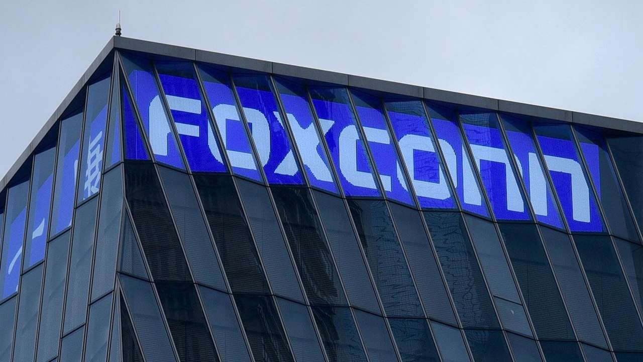 Foxconn: ಸೆಮಿಕಂಡಕ್ಟರ್ ಯೋಜನೆ: ವೇದಾಂತ ಬಿಟ್ಟ ಫಾಕ್ಸ್​ಕಾನ್ ಈಗ ಹೊಸ ಜೊತೆಗಾರಿಕೆಗೆ ಟಿಎಸ್​ಎಂಸಿ, ಟಿಎಂಎಚ್ ಜೊತೆ ಮಾತುಕತೆ