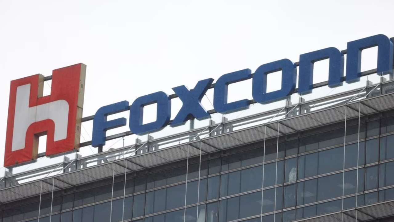 Foxconn: ವೇದಾಂತ ಜೊತೆಗಿನ ಸೆಮಿಕಂಡಕ್ಟರ್ ಯೋಜನೆಯಿಂದ ಫಾಕ್ಸ್​ಕಾನ್ ಔಟ್; ಮುಂದೇನು?