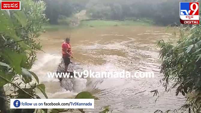 Great Rescue : ಜಲಪಾತ ನೋಡಲು ಬಂದ ಪ್ರವಾಸಿಗನ ಜೀವಕ್ಕೆ ಜಲಗಂಡಾಂತರ; ಜಸ್ಟ್​ ಮಿಸ್