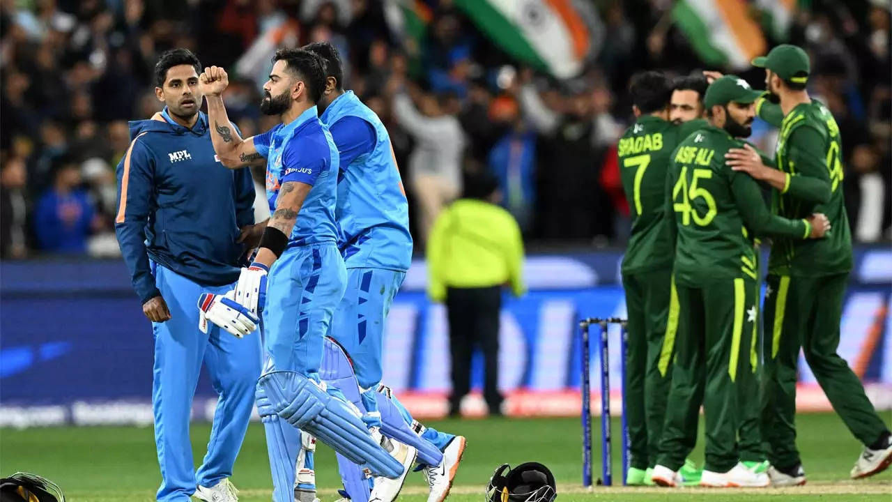 ODI World Cup: ‘ಅವರು ಬರದಿದ್ದರೆ ನಮ್ಮ ತಂಡವೂ ಹೋಗುವುದಿಲ್ಲ’; ಹೊಸ ಬಾಂಬ್ ಸಿಡಿಸಿದ ಪಾಕ್ ಕ್ರೀಡಾ ಸಚಿವ..! ODI World Cup: ‘ಅವರು ಬರದಿದ್ದರೆ ನಮ್ಮ ತಂಡವೂ ಹೋಗುವುದಿಲ್ಲ’; ಹೊಸ ಬಾಂಬ್ ಸಿಡಿಸಿದ ಪಾಕ್ ಕ್ರೀಡಾ ಸಚಿವ..!