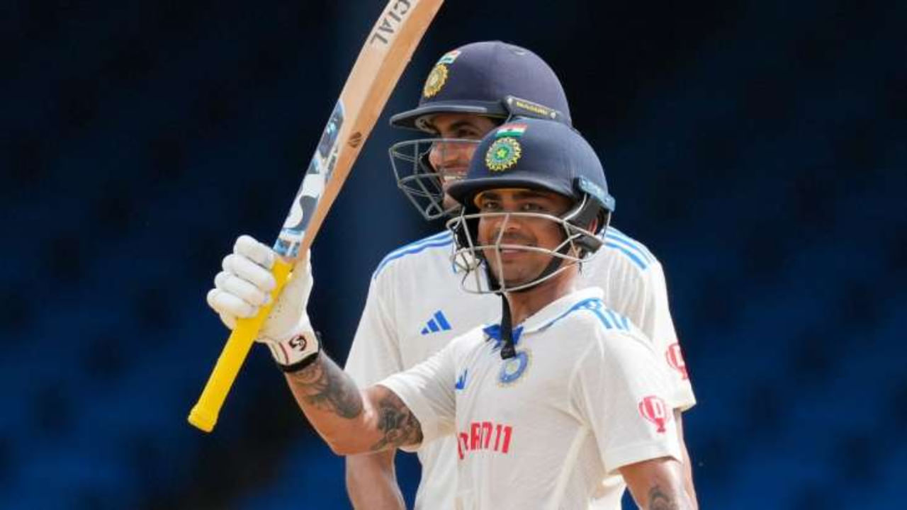 Ishan Kishan: ಧೋನಿ ದಾಖಲೆ ಉಡೀಸ್; ವೇಗದ ಟೆಸ್ಟ್ ಅರ್ಧಶತಕ ಸಿಡಿಸಿ ಕಿಶನ್ ಬರದ ದಾಖಲೆಗಳಿವು Ishan Kishan: ಧೋನಿ ದಾಖಲೆ ಉಡೀಸ್; ವೇಗದ ಟೆಸ್ಟ್ ಅರ್ಧಶತಕ ಸಿಡಿಸಿ ಕಿಶನ್ ಬರದ ದಾಖಲೆಗಳಿವು