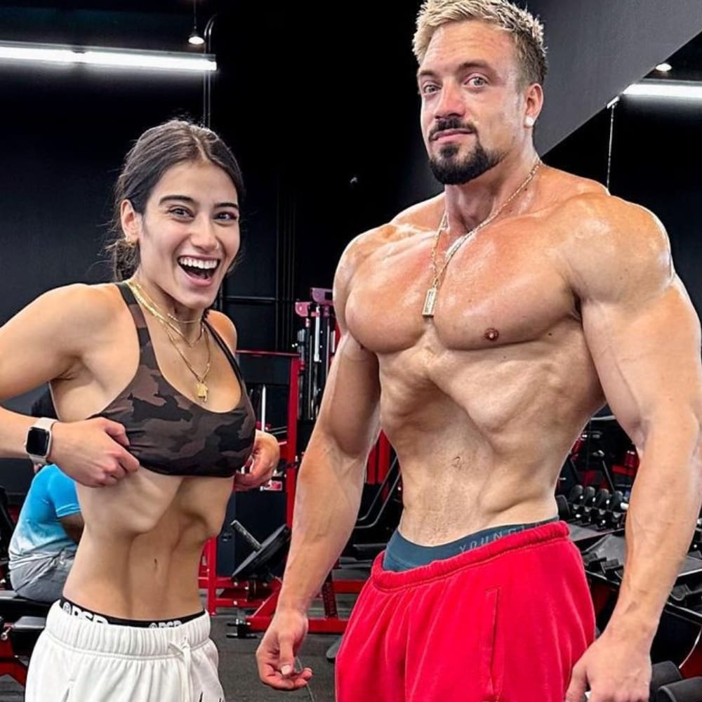 ಬಾಡಿಬಿಲ್ಡಿಂಗ್ ಆರಂಭಿಸುವ ಮುನ್ನ ಜೋ ಪಬ್ ಒಂದರಲ್ಲಿ ಬೌನ್ಸರ್ ಆಗಿದ್ದರು.