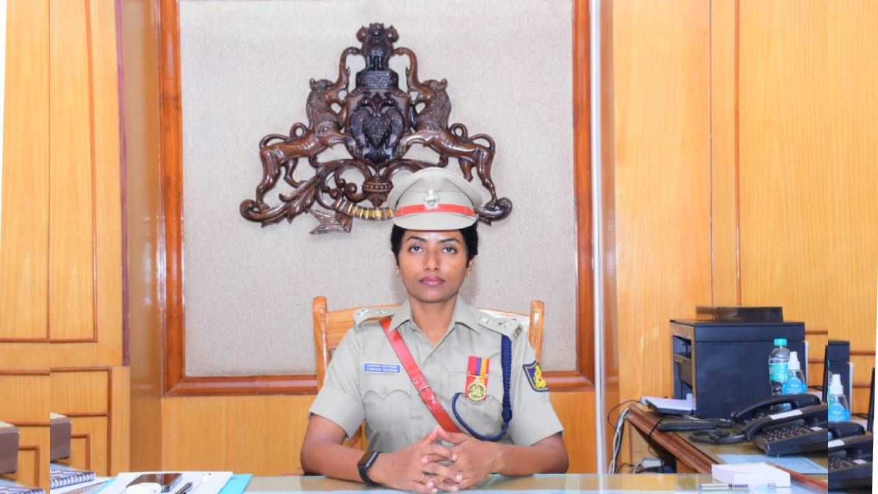 ದೂರು ಸಲ್ಲಿಸಿದರೂ ನಿಮ್ಮ ಸಮಸ್ಯೆ ಇತ್ಯರ್ಥವಾಗಿಲ್ಲವೇ; ಚಿಂತೆ ಬೇಡ, ನೂತನ ಸಿಸ್ಟಮ್ ಮೂಲಕ ಸಮಸ್ಯೆ ಬಗೆಹರಿಸುವ ಕಾರ್ಯಕ್ಕೆ ಮುಂದಾದ ಕೊಪ್ಪಳ ಜಿಲ್ಲಾ ಪೊಲೀಸ್ ದೂರು ಸಲ್ಲಿಸಿದರೂ ನಿಮ್ಮ ಸಮಸ್ಯೆ ಇತ್ಯರ್ಥವಾಗಿಲ್ಲವೇ; ಚಿಂತೆ ಬೇಡ, ನೂತನ ಸಿಸ್ಟಮ್ ಮೂಲಕ ಸಮಸ್ಯೆ ಬಗೆಹರಿಸುವ ಕಾರ್ಯಕ್ಕೆ ಮುಂದಾದ ಕೊಪ್ಪಳ ಜಿಲ್ಲಾ ಪೊಲೀಸ್
