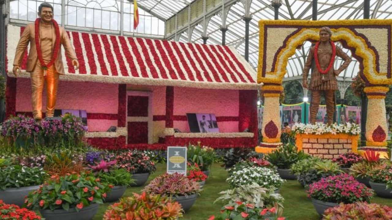 Lalbagh Flower Show: ಆ.4ರಿಂದ ಲಾಲ್ ಬಾಗ್ ಫ್ಲವರ್ ಶೋ, ಈ ಬಾರಿ ಮಿಂಚಲಿದೆ ವಿಧಾನಸೌಧ, ಕೆಂಗಲ್ ಹನುಮಂತಯ್ಯ Lalbagh Flower Show: ಆ.4ರಿಂದ ಲಾಲ್ ಬಾಗ್ ಫ್ಲವರ್ ಶೋ, ಈ ಬಾರಿ ಮಿಂಚಲಿದೆ ವಿಧಾನಸೌಧ, ಕೆಂಗಲ್ ಹನುಮಂತಯ್ಯ