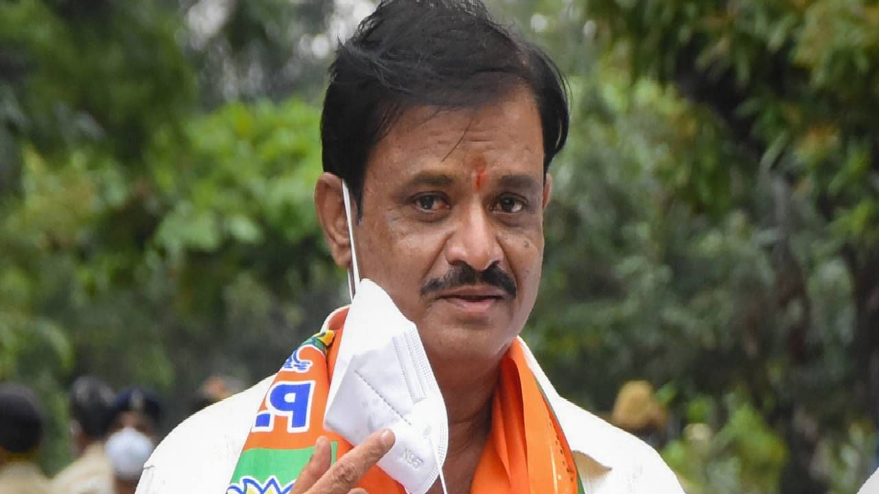 Bengaluru News: R.R ನಗರ ಶಾಸಕ ಮುನಿರತ್ನ ಸೇರಿದಂತೆ ನಾಲ್ವರ ವಿರುದ್ಧ ಎಫ್ಐಆರ್ ದಾಖಲು Bengaluru News: R.R ನಗರ ಶಾಸಕ ಮುನಿರತ್ನ ಸೇರಿದಂತೆ ನಾಲ್ವರ ವಿರುದ್ಧ ಎಫ್ಐಆರ್ ದಾಖಲು