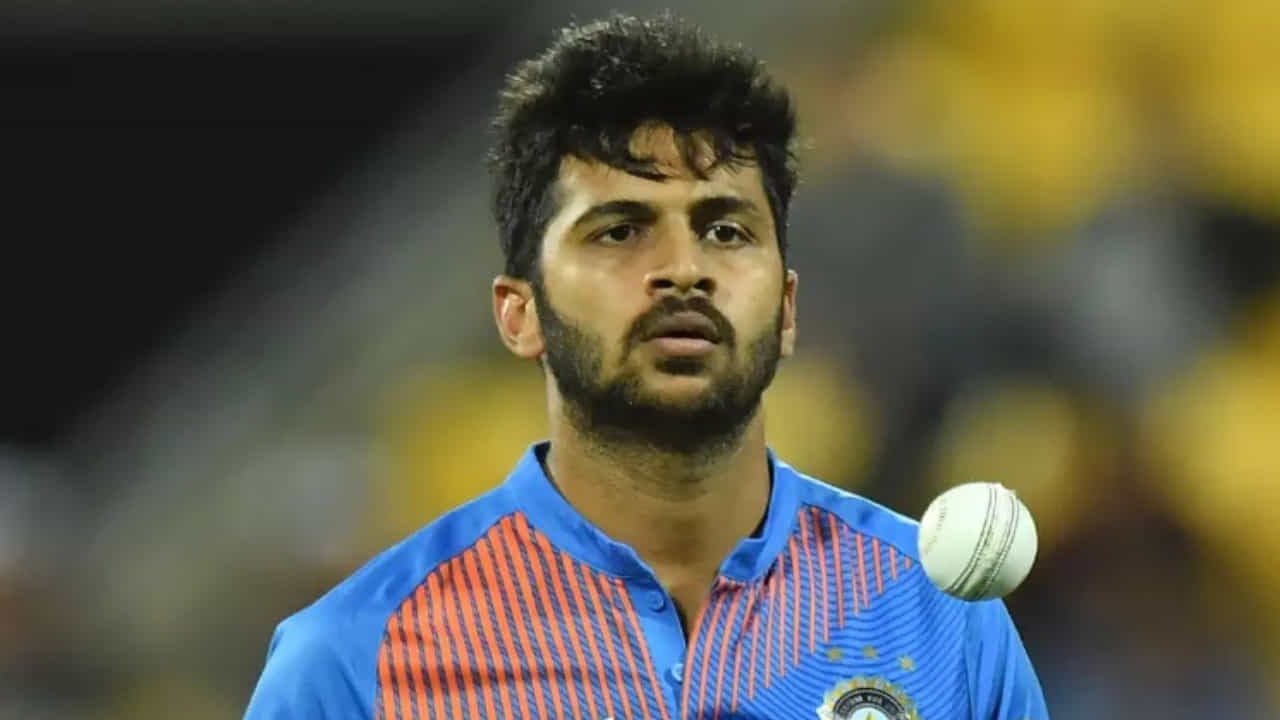 ಇಂಜುರಿಗೆ ತುತ್ತಾಗಿ ವೆಸ್ಟ್ ಇಂಡೀಸ್ ವಿರುದ್ಧದ ಎರಡನೇ ಟೆಸ್ಟ್ ಪಂದ್ಯದಿಂದ ಹೊರಗುಳಿದಿದ್ದ ಟೀಂ ಇಂಡಿಯಾದ ಆಲ್ರೌಂಡರ್ ಶಾರ್ದೂಲ್ ಠಾಕೂರ್ ಜುಲೈ 27 ರಂದು ಬಾರ್ಬಡೋಸ್ನಲ್ಲಿ ನಡೆಯಲಿರುವ ಮೂರು ಪಂದ್ಯಗಳ ಏಕದಿನ ಸರಣಿಯ ಮೊದಲ ಪಂದ್ಯಕ್ಕೂ ಅಲಭ್ಯರಾಗುವ ಸಾಧ್ಯತೆಯಿದೆ.