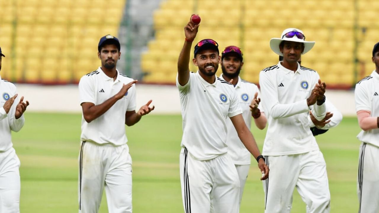 Duleep Trophy 2023: ಕೊಡಗಿನ ಕುವರನ ದಾಳಿಗೆ ತತ್ತರಿಸಿದ ಪಶ್ಚಿಮ ವಲಯ - Duleep ...