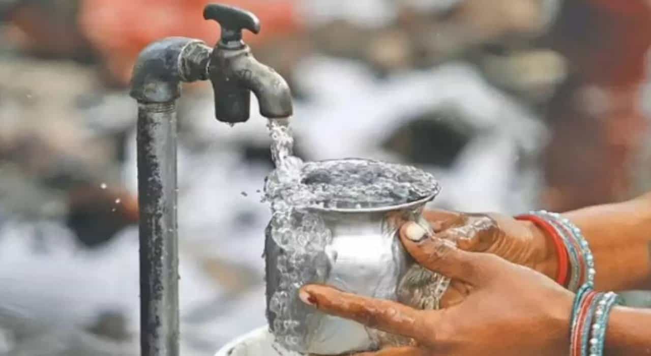ತಿಂಗಳಿಗೆ 500 ಕೋಟಿ ಲೀಟರ್ ನೀರು ಉಳಿಸಿದ ಬೆಂಗಳೂರು ಜಲಮಂಡಳಿ; ಇದು ಸಾಧ್ಯವಾಗಿದ್ದು ಹೀಗೆ ನೋಡಿ! ತಿಂಗಳಿಗೆ 500 ಕೋಟಿ ಲೀಟರ್ ನೀರು ಉಳಿಸಿದ ಬೆಂಗಳೂರು ಜಲಮಂಡಳಿ; ಇದು ಸಾಧ್ಯವಾಗಿದ್ದು ಹೀಗೆ ನೋಡಿ!