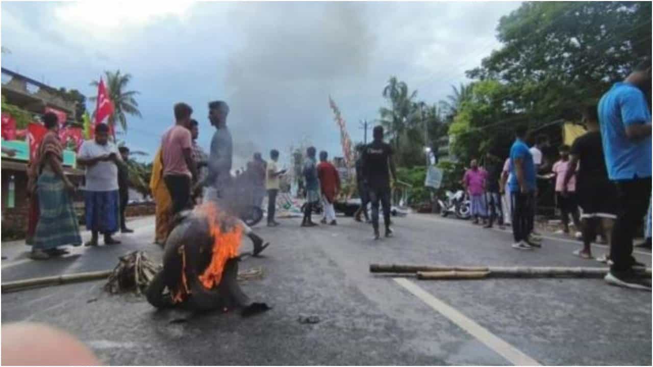 West Bengal: ಪಶ್ಚಿಮ ಬಂಗಾಳ ಪಂಚಾಯತ್ ಚುನಾವಣೆ; ಹಿಂಸಾಚಾರದಲ್ಲಿ ಕನಿಷ್ಠ ನಾಲ್ವರು ಸಾವು West Bengal: ಪಶ್ಚಿಮ ಬಂಗಾಳ ಪಂಚಾಯತ್ ಚುನಾವಣೆ; ಹಿಂಸಾಚಾರದಲ್ಲಿ ಕನಿಷ್ಠ ನಾಲ್ವರು ಸಾವು