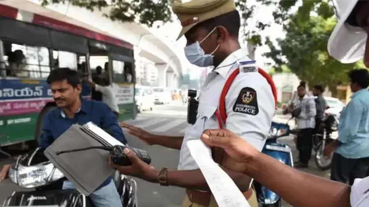 ಸಂಚಾರ ನಿಯಮ ಉಲ್ಲಂಘನೆ, ದಂಡ ಸಂಗ್ರಹದಲ್ಲಿ ಕರ್ನಾಟಕವೇ ಮುಂದೆ: ಎಡಿಜಿಪಿ ಅಲೋಕ್ ಕುಮಾರ್ ಸಂಚಾರ ನಿಯಮ ಉಲ್ಲಂಘನೆ, ದಂಡ ಸಂಗ್ರಹದಲ್ಲಿ ಕರ್ನಾಟಕವೇ ಮುಂದೆ: ಎಡಿಜಿಪಿ ಅಲೋಕ್ ಕುಮಾರ್