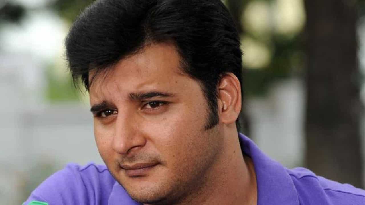 ಚಿತ್ರರಂಗ ತೊರೆದು ಪೆಟ್ರೋಲ್ ಬಂಕ್ನಲ್ಲಿ ಕೆಲಸ ಮಾಡಿದ್ದ ನಟನಿಗೆ ಬಿಗ್ ಬಾಸ್ನಲ್ಲಿ ಚಾನ್ಸ್? ಚಿತ್ರರಂಗ ತೊರೆದು ಪೆಟ್ರೋಲ್ ಬಂಕ್ನಲ್ಲಿ ಕೆಲಸ ಮಾಡಿದ್ದ ನಟನಿಗೆ ಬಿಗ್ ಬಾಸ್ನಲ್ಲಿ ಚಾನ್ಸ್?