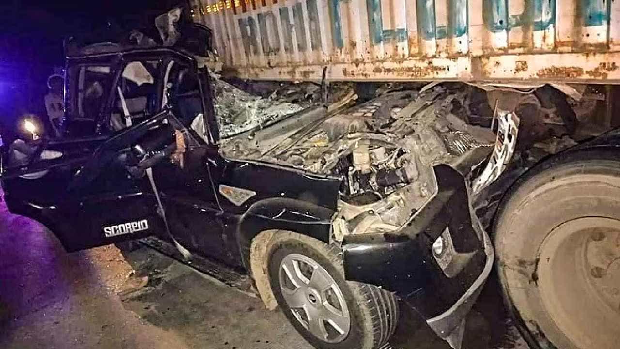 ಬಿಹಾರ: ನಿಂತಿದ್ದ ಟ್ರಕ್ಗೆ ಸ್ಕಾರ್ಪಿಯೋ ಡಿಕ್ಕಿ, ಒಂದೇ ಕುಟುಂಬದ 7 ಮಂದಿ ಸಾವು ಬಿಹಾರ: ನಿಂತಿದ್ದ ಟ್ರಕ್ಗೆ ಸ್ಕಾರ್ಪಿಯೋ ಡಿಕ್ಕಿ, ಒಂದೇ ಕುಟುಂಬದ 7 ಮಂದಿ ಸಾವು