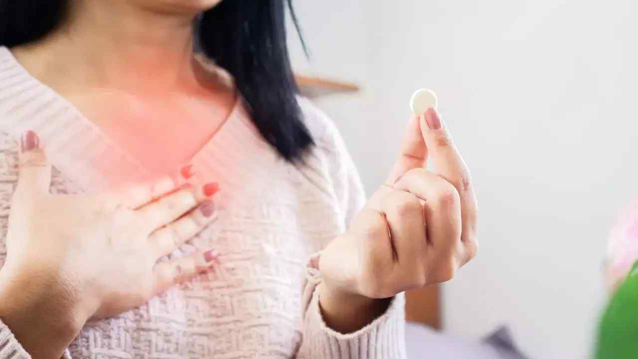 Acidity Pills Side Effect: ಗ್ಯಾಸ್ ಸಮಸ್ಯೆಯೇ? ಅಸಿಡಿಟಿ ಮಾತ್ರೆ ಸೇವಿಸುವ ಮುನ್ನ ಅಡ್ಡಪರಿಣಾಮಗಳ ಬಗ್ಗೆ ತಿಳಿಯಿರಿ Acidity Pills Side Effect: ಗ್ಯಾಸ್ ಸಮಸ್ಯೆಯೇ? ಅಸಿಡಿಟಿ ಮಾತ್ರೆ ಸೇವಿಸುವ ಮುನ್ನ ಅಡ್ಡಪರಿಣಾಮಗಳ ಬಗ್ಗೆ ತಿಳಿಯಿರಿ