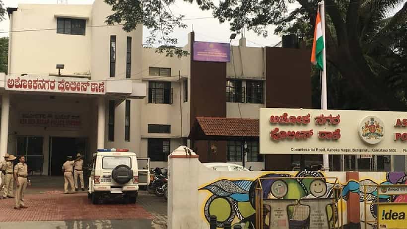 ಬೆಂಗಳೂರು: ಒಡವೆ ಹಾಕೊಂಡು, ಸ್ಕಾರ್ಪಿಯೋ ವಾಹನದಲ್ಲಿ ಬಂದು ಲಕ್ಷಾಂತರ ಮೌಲ್ಯದ ಸೀರೆ ಕದಿಯುತ್ತಿದ್ದ ಮತ್ತೊಂದು ಗ್ಯಾಂಗ್ ಅರೆಸ್ಟ್