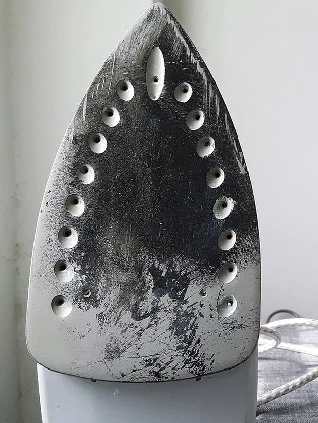 ಇಸ್ತ್ರಿ ಪೆಟ್ಟಿಗೆ ಸುಟ್ಟೋಗಿದ್ರೆ ಈ ಸಿಂಪಲ್ ಟಿಪ್ಸ್ ಫಾಲೋ ಮಾಡಿ TV9 Kannada