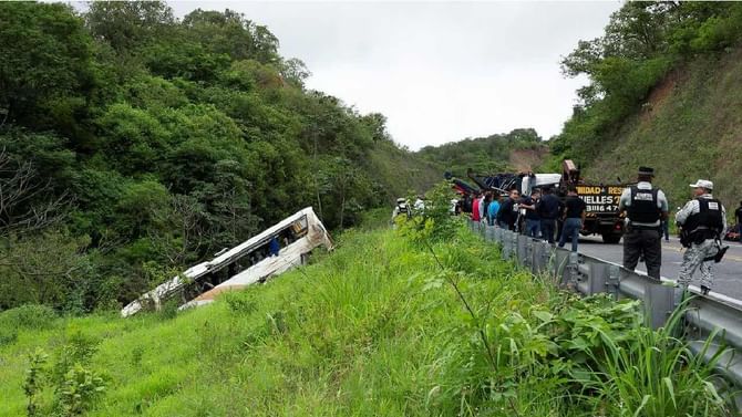 Mexico Bus Accident: ಬಸ್ ಕಂದಕಕ್ಕೆ ಬಿದ್ದು ಭಾರತೀಯರು ಸೇರಿ 18 ಮಂದಿ ಸಾವು, 20 ಜನರಿಗೆ ಗಂಭೀರ ಗಾಯ Mexico Bus Accident: ಬಸ್ ಕಂದಕಕ್ಕೆ ಬಿದ್ದು ಭಾರತೀಯರು ಸೇರಿ 18 ಮಂದಿ ಸಾವು, 20 ಜನರಿಗೆ ಗಂಭೀರ ಗಾಯ