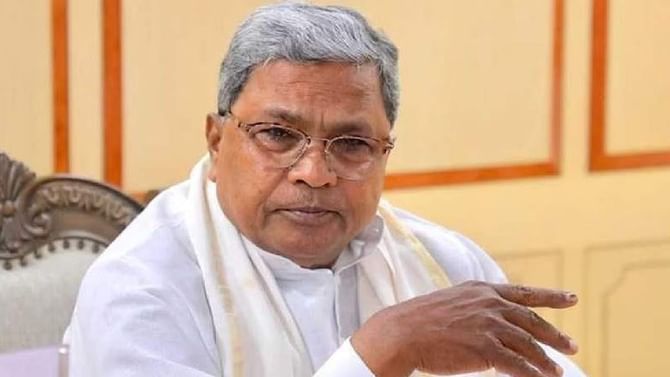 ಎಐಸಿಸಿ ಹೈಕಮಾಂಡ್ ಮೀಟಿಂಗ್ ಹಿನ್ನೆಲೆ ದೆಹಲಿಗೆ ಹೊರಟ ಸಿಎಂ ಸಿದ್ದರಾಮಯ್ಯ ಎಐಸಿಸಿ ಹೈಕಮಾಂಡ್ ಮೀಟಿಂಗ್ ಹಿನ್ನೆಲೆ ದೆಹಲಿಗೆ ಹೊರಟ ಸಿಎಂ ಸಿದ್ದರಾಮಯ್ಯ