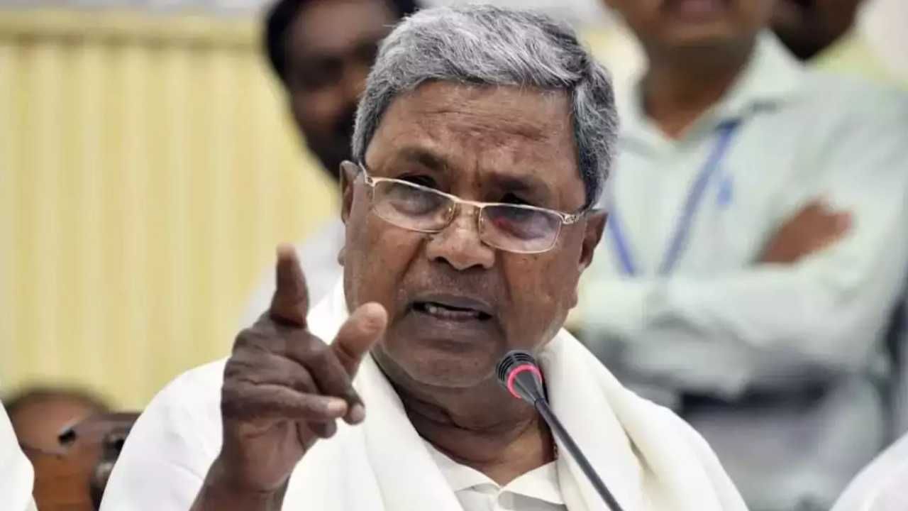 ಖಾಸಗಿ ಸಾರಿಗೆ ಸಂಘಟನೆಗಳ ಮುಖಂಡರೊಂದಿಗೆ ಸಿಎಂ ಚರ್ಚೆ: ಖಾಸಗಿ ಬಸ್ಗಳನ್ನೂ ಶಕ್ತಿ ಯೋಜನೆಗೆ ಸೇರಿಸುವಂತೆ ಬೇಡಿಕೆ ಖಾಸಗಿ ಸಾರಿಗೆ ಸಂಘಟನೆಗಳ ಮುಖಂಡರೊಂದಿಗೆ ಸಿಎಂ ಚರ್ಚೆ: ಖಾಸಗಿ ಬಸ್ಗಳನ್ನೂ ಶಕ್ತಿ ಯೋಜನೆಗೆ ಸೇರಿಸುವಂತೆ ಬೇಡಿಕೆ