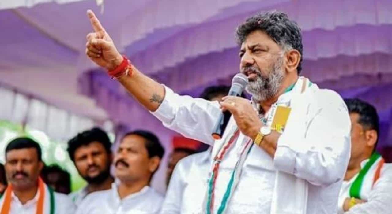 ಡಿಕೆ ಶಿವಕುಮಾರ್ ಪರ ವಹಿಸಿದ ಸಣ್ಣ, ಮಧ್ಯಮ ಗುತ್ತಿಗೆದಾರರು! ಡಿಸಿಎಂ ಬಗ್ಗೆ ಹೇಳಿದ್ದೇನು? ಡಿಕೆ ಶಿವಕುಮಾರ್ ಪರ ವಹಿಸಿದ ಸಣ್ಣ, ಮಧ್ಯಮ ಗುತ್ತಿಗೆದಾರರು! ಡಿಸಿಎಂ ಬಗ್ಗೆ ಹೇಳಿದ್ದೇನು?