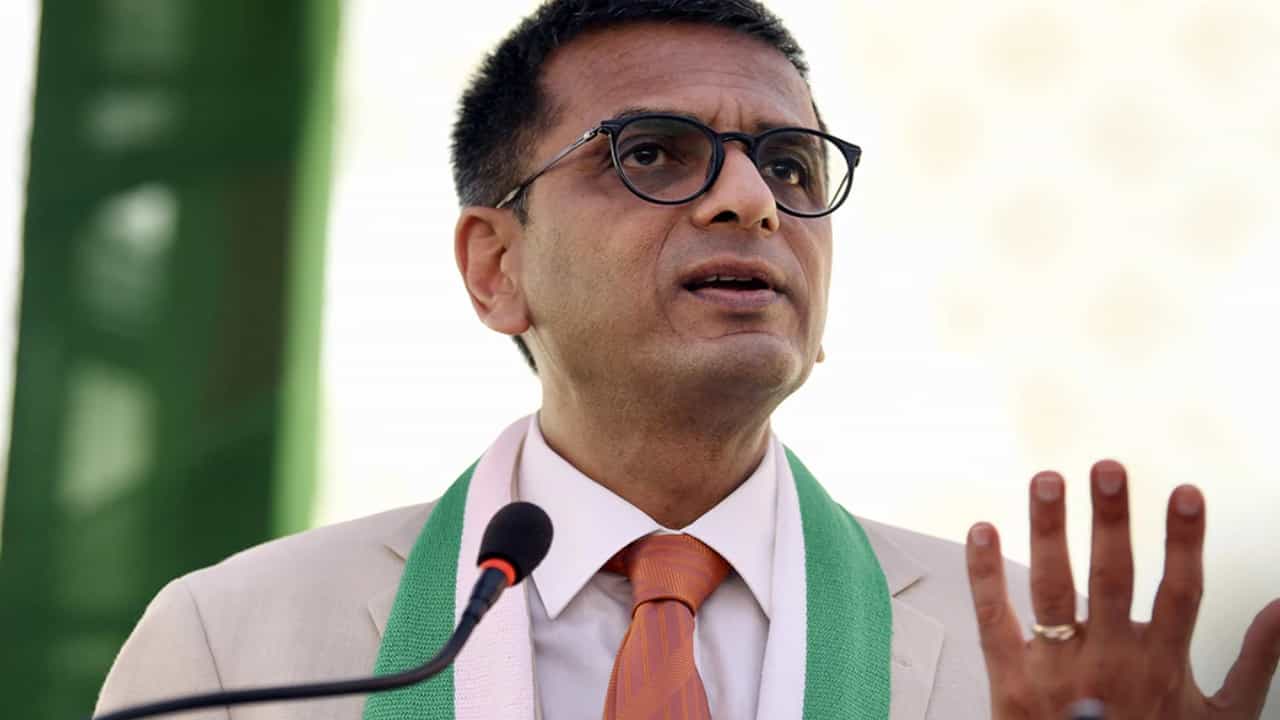 ನ್ಯಾಯಾಲಯದ ಆದೇಶಗಳಲ್ಲಿ ಮಹಿಳೆಯರನ್ನು ಯಾವ ರೀತಿಯಲ್ಲಿ ಉಲ್ಲೇಖಿಸಬಾರದು ಎಂದು ನ್ಯಾಯಾಧೀಶರಿಗೆ ಸುಪ್ರೀಂಕೋರ್ಟ್ ಕೈಪಿಡಿ ನ್ಯಾಯಾಲಯದ ಆದೇಶಗಳಲ್ಲಿ ಮಹಿಳೆಯರನ್ನು ಯಾವ ರೀತಿಯಲ್ಲಿ ಉಲ್ಲೇಖಿಸಬಾರದು ಎಂದು ನ್ಯಾಯಾಧೀಶರಿಗೆ ಸುಪ್ರೀಂಕೋರ್ಟ್ ಕೈಪಿಡಿ