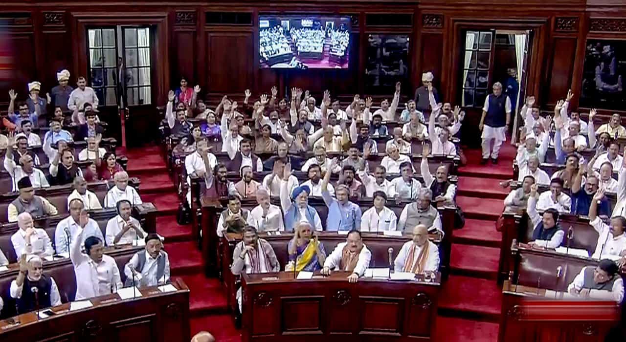 ದೆಹಲಿ ಸೇವಾ ಮಸೂದೆಗೆ ರಾಜ್ಯಸಭೆಯಲ್ಲಿ ಅನುಮೋದನೆ; ಸಂಸತ್ತಿನ ಮೇಲ್ಮನೆಯಲ್ಲೂ ಮೋದಿ ಸರ್ಕಾರಕ್ಕೆ ಗೆಲುವು ದೆಹಲಿ ಸೇವಾ ಮಸೂದೆಗೆ ರಾಜ್ಯಸಭೆಯಲ್ಲಿ ಅನುಮೋದನೆ; ಸಂಸತ್ತಿನ ಮೇಲ್ಮನೆಯಲ್ಲೂ ಮೋದಿ ಸರ್ಕಾರಕ್ಕೆ ಗೆಲುವು