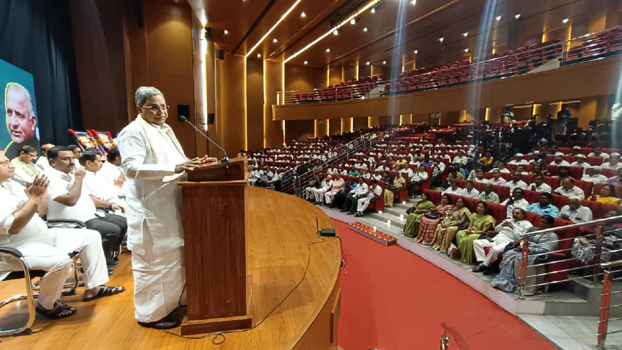 Maryada Hatya: ಶತಮಾನಗಳೇ ಉರುಳಿದರೂ ಸಮಾಜದಲ್ಲಿ ಇನ್ನೂ ಬೇರೂರಿದೆ ಜಾತಿ ವ್ಯವಸ್ಥೆ, ಮರ್ಯಾದೆ ಹೆಸರಲ್ಲಿ ಹತ್ತವರಿಂದಲೇ ಮಕ್ಕಳ ಬಲಿ! Maryada Hatya: ಶತಮಾನಗಳೇ ಉರುಳಿದರೂ ಸಮಾಜದಲ್ಲಿ ಇನ್ನೂ ಬೇರೂರಿದೆ ಜಾತಿ ವ್ಯವಸ್ಥೆ, ಮರ್ಯಾದೆ ಹೆಸರಲ್ಲಿ ಹತ್ತವರಿಂದಲೇ ಮಕ್ಕಳ ಬಲಿ!