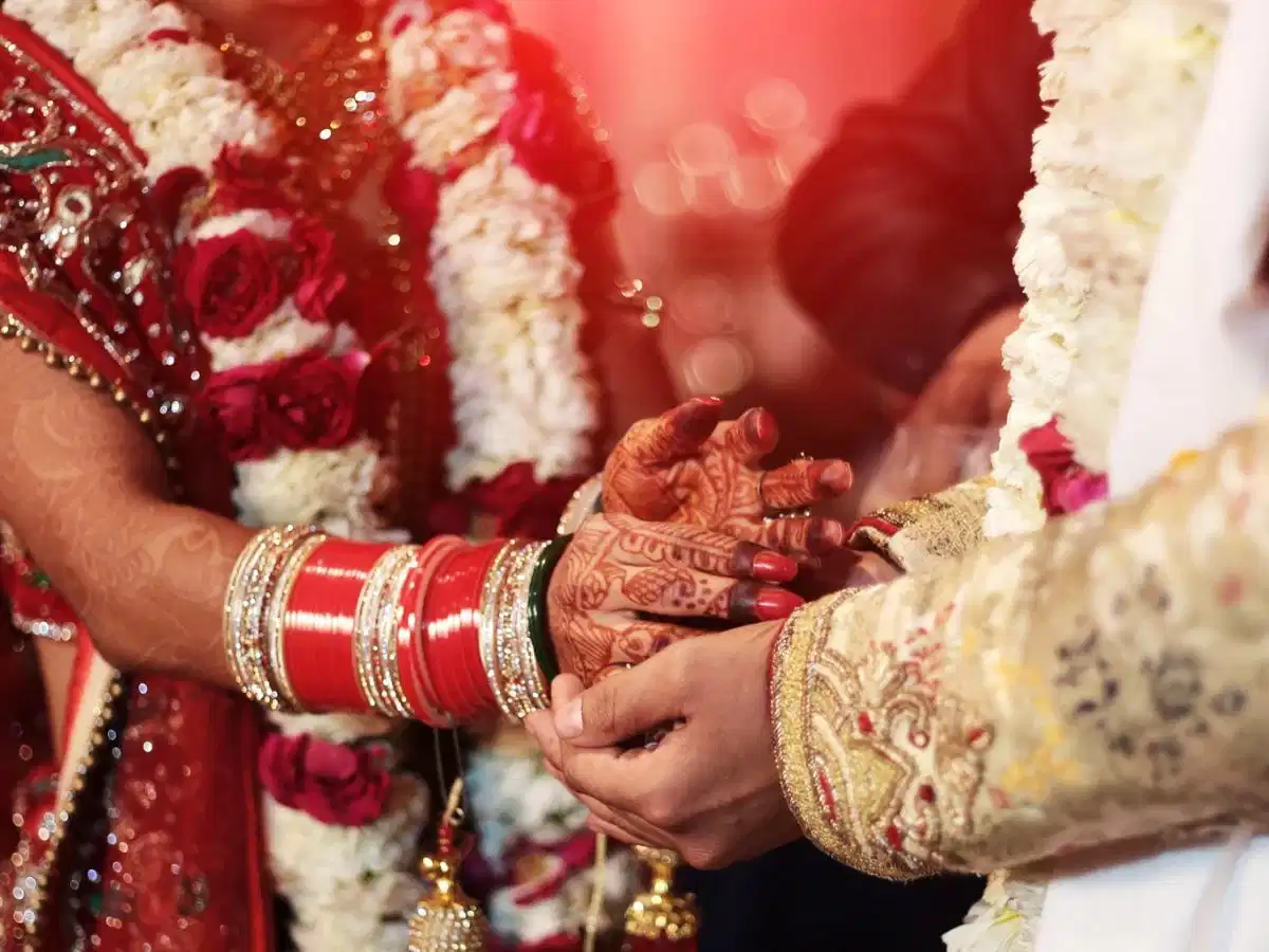 ನಿಮ್ಮ ಪ್ರೇಮ ವಿವಾಹದಲ್ಲಿ ಅಡೆತಡೆಗಳು ಹೆಚ್ಚಿವೆಯೇ? ಜ್ಯೋತಿಷ್ಯದ ಪ್ರಕಾರ ಇದಕ್ಕೆ ಕಾರಣಗಳು, ಪರಿಹಾರಗಳನ್ನು ತಿಳಿಯಿರಿ ನಿಮ್ಮ ಪ್ರೇಮ ವಿವಾಹದಲ್ಲಿ ಅಡೆತಡೆಗಳು ಹೆಚ್ಚಿವೆಯೇ? ಜ್ಯೋತಿಷ್ಯದ ಪ್ರಕಾರ ಇದಕ್ಕೆ ಕಾರಣಗಳು, ಪರಿಹಾರಗಳನ್ನು ತಿಳಿಯಿರಿ